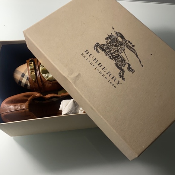 Burberry flats - Picture 5 of 5